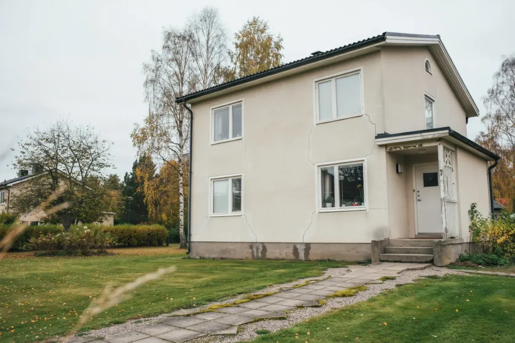 s ttningar i husgrunden s uppt cker du varningssignaler i tid och v ljer r tt tg rd